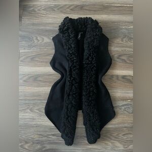 Elegant Black Faux Fur Sleeveless Vest